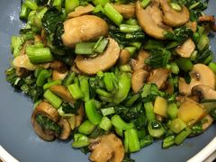 蘑菇-八张桌子(老店)