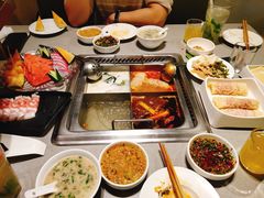 -海底捞火锅(宝龙广场夜宵主题店)