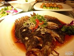 油浸多宝鱼-御花园·粤菜·海鲜火锅(中山公园店)