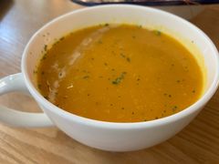 南瓜汤-HELLO 27 意面·沙拉·帕尼尼