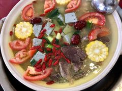 山药腊肉腊排养生汤锅-花水湾红太阳牛肉汤锅