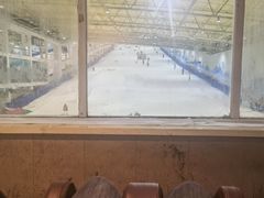 -乔波室内滑雪场