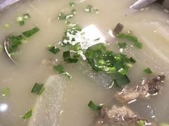 -余杨鸭鸭餐厅