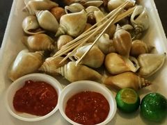 -东海岸人工湖美食村