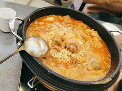 -豚妈妈汤饭·部队锅(南京东路店)