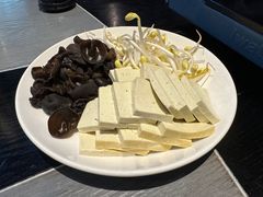 -壹号院音乐餐厅•烤全羊•新疆菜(浐灞店)