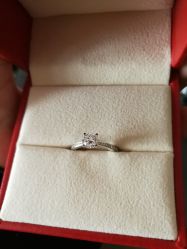 -威德钻石-克拉钻大本营(南京东路店)