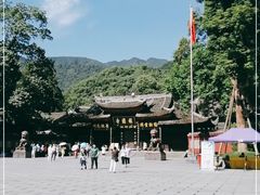 -峨眉山报国寺