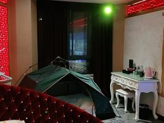 -梦幻城堡轻奢实景酒店(川大望江校区地铁站店)