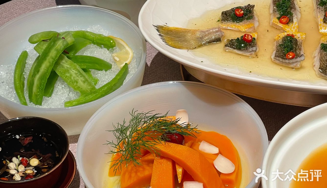 西安 ！！一个饺子🥟居然11块钱 。 。  