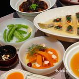 西安 ！！一个饺子🥟居然11块钱 。 。  