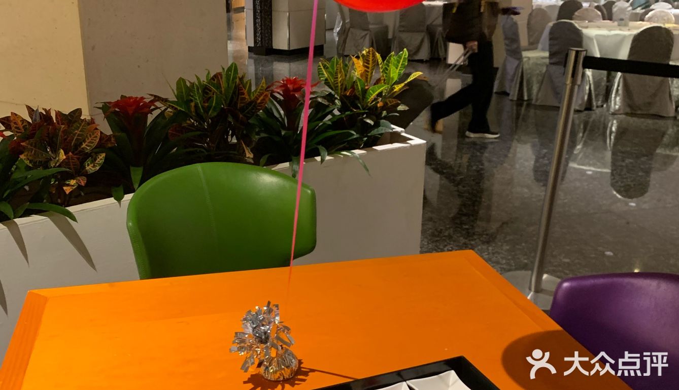 情人節去咗香港機場富豪酒店自助晚餐 果然有驚喜