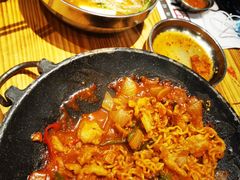 -青瓦炭韩潮烤肉(花园道店)