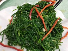 凉拌沙葱-老许家正宗驴肉黄面胡羊焖饼·烧烤(名吃广场店)