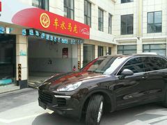 一语中的的广告词：“在一个充满多余和肤浅的时代，在一个充满轻浮与粗糙的年代，唯有保时捷和3M是真正的必需品。无可替代。”-车水马龙3M汽车贴膜冠军店隐形车衣改色膜(漕宝路中环店)