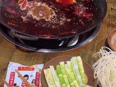 -黄潇洒老火锅(九眼桥宏济巷店)