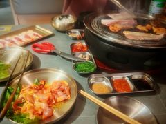 -围炉肉舍•炭烤活鳗•丹东海鲜烤肉(步行街店)