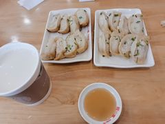 牛肉鍋貼-小姜锅贴(凤凰街店)