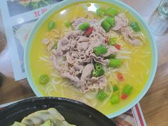 酸汤肥牛-上海小菜餐厅(理工大学店)