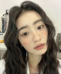 -明天见·化妆造型工作室