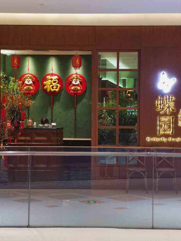 鸡和红烧肉口味还可以菜量如图比较少红烧肉还是大份的估计小份的大概