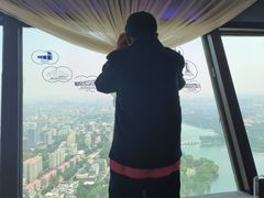 -中央电视塔旋转餐厅