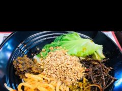 -粉探营螺蛳粉(长宁龙之梦店)
