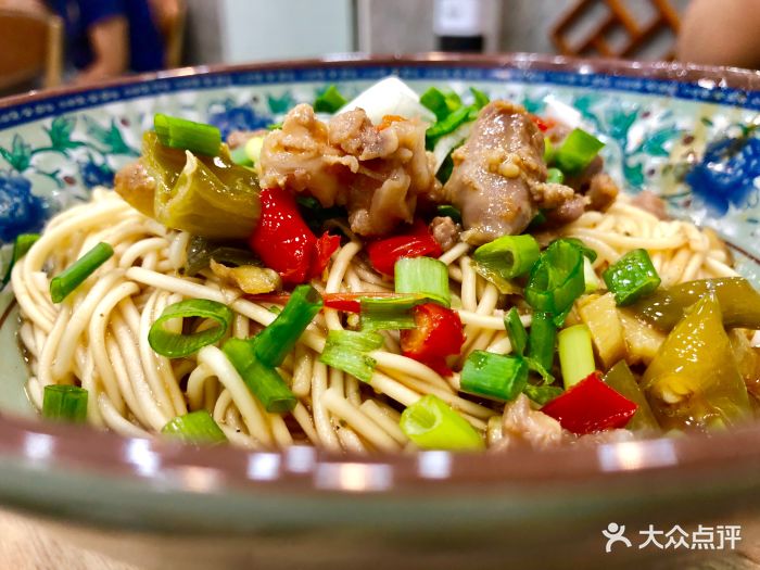 卢婆婆姜鸭面图片