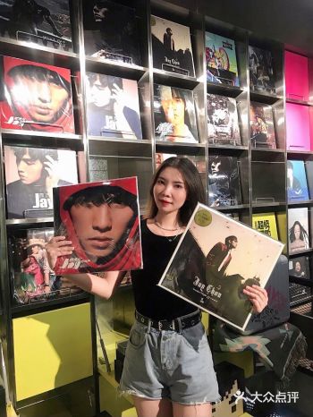 深圳看展｜超级黑胶工厂首个黑胶特展来啦