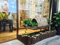 -猫的天空之城概念书店(杭州南宋御街店)