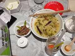 -渔语鱼新川菜Bistro(万象天地店)