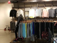 -UNDER ARMOUR(八达岭奥莱店)