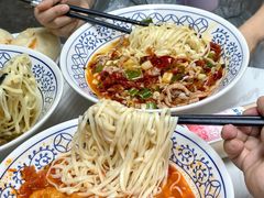 -李与白包子铺(桐梓林店)