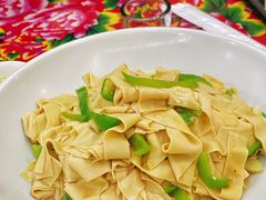 -闯关东东北农家菜(崂山石老人店)
