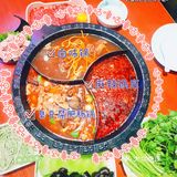 👍肥肠猪蹄臭豆腐一锅端！打卡宝藏馆子——102蹄花火锅