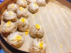 蛋黄芝士纸皮烧麦-鑫震源·苏式大虾生煎(山塘街店)