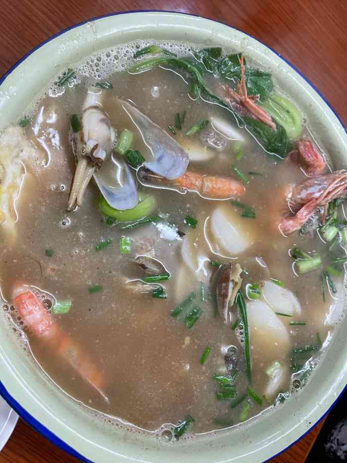 阿宝海鲜面-"沈家门渔港旁边看起来其实都像游客店.这家.