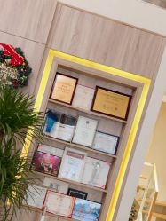 -百秀名媛纹绣美学护肤中心