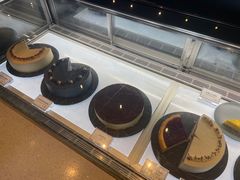 面包甜点陈列柜-来回·咖啡(钟村咖啡豆店)