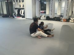 -EFL巴西柔术·综合格斗·泰拳·少儿体能训练(虹桥德必馆)