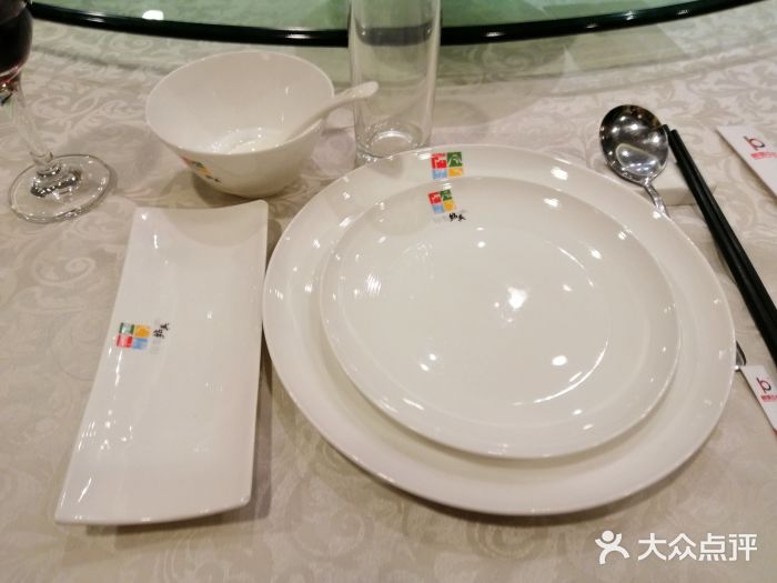 绍兴饭店(大宁店)餐具摆设图片
