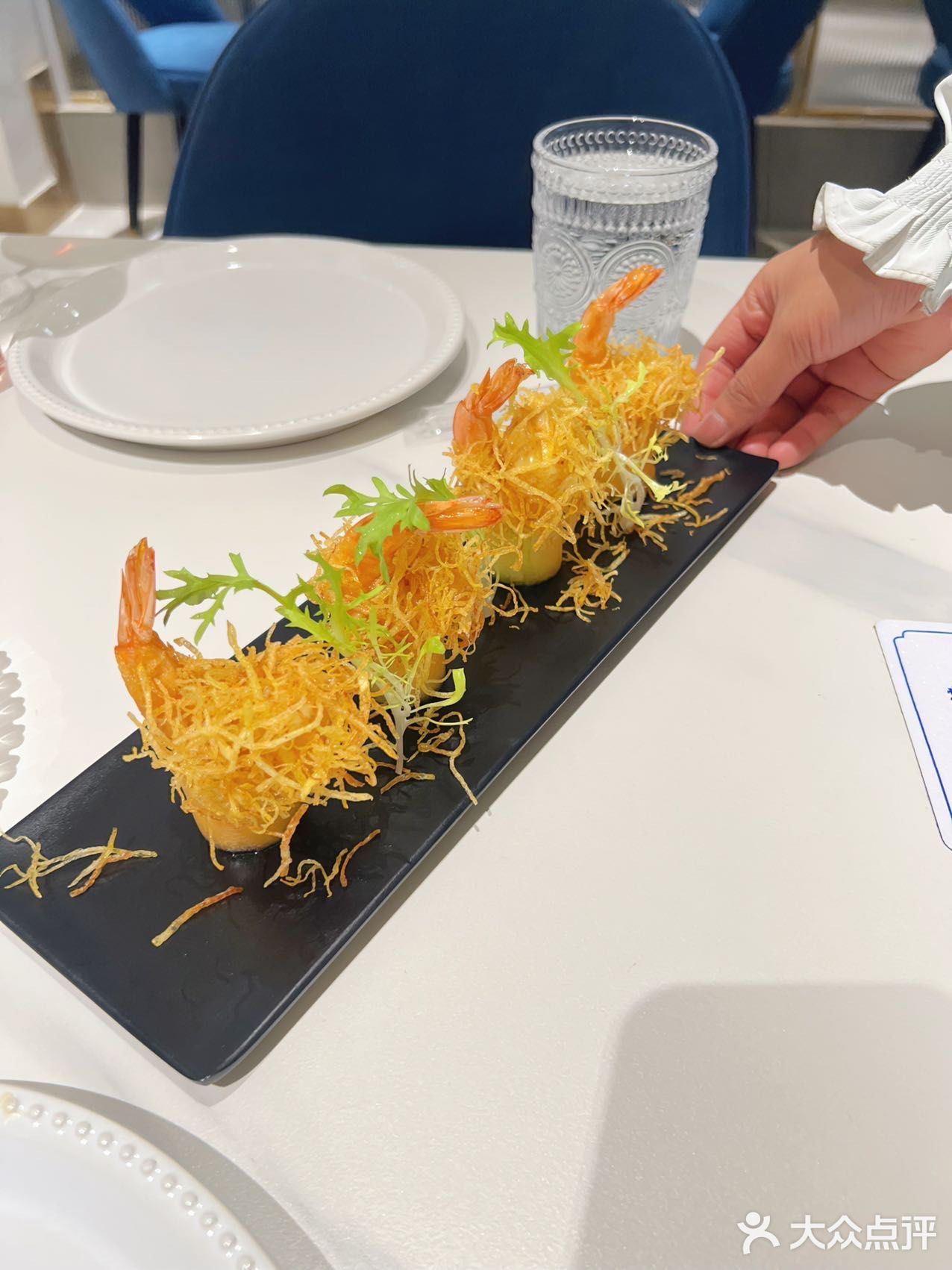  贵阳大十字云镜情人节的套餐！真的合适！