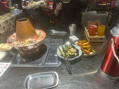 -马路牙子烧烤音乐酒馆(望京店)
