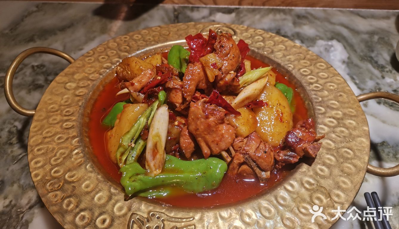 「北疆饭店(三峡广场店)」 「新疆羊肉串」非常大的一