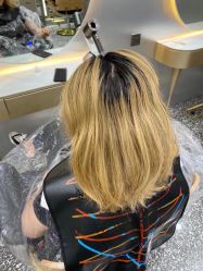 -Tloml salon