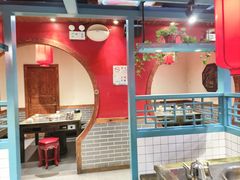 -宽板凳老灶火锅(台湾街店)