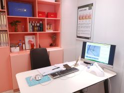 -LESSMORE科技头皮理容中心