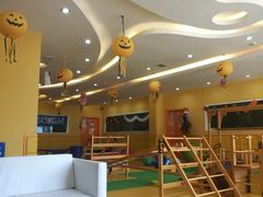 -兜莱·亲亲袋鼠国际早教