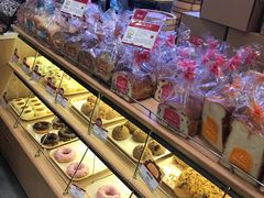面包甜点陈列柜-山崎面包(苏州中心店)