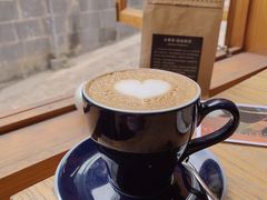 原味拿铁-YLK云南小粒咖啡·云里咖(二号店)